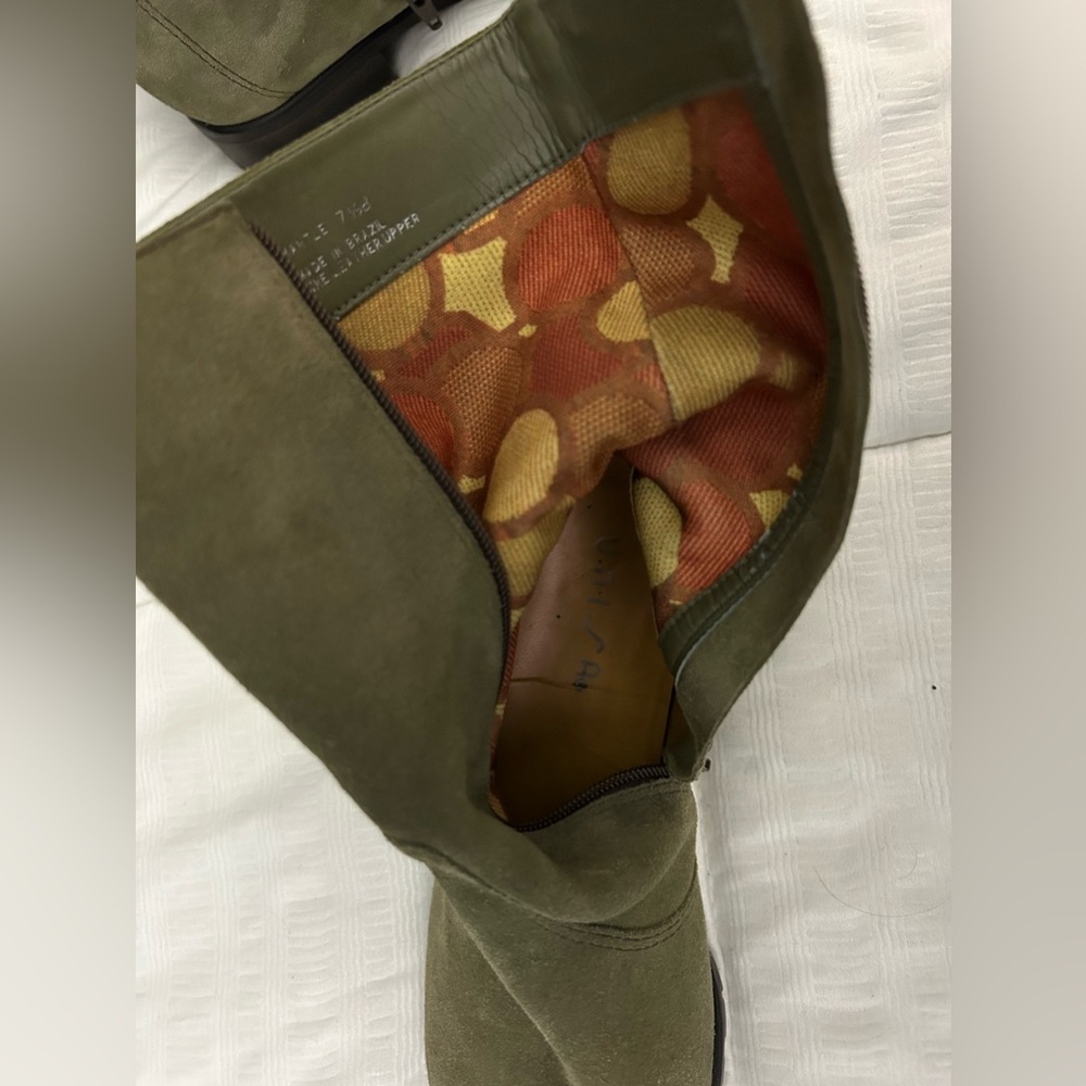 Unisa “Mantle” Mid-calf olive green suede lined bootie•Size 7.5B•1” Rubber sole - Picture 9 of 10
